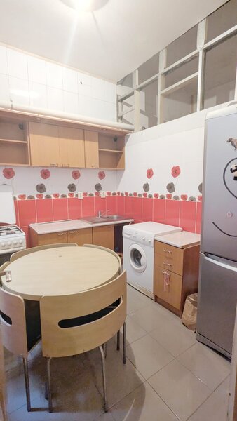 Metrou Universitate Izvor, Garsoniera 30 mp in bloc Centrala Proprie