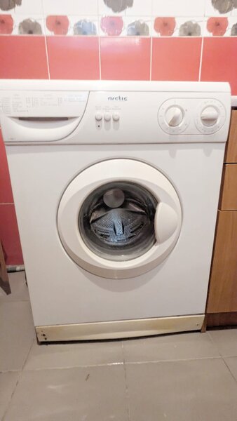 Metrou Universitate Izvor, Garsoniera 30 mp in bloc Centrala Proprie