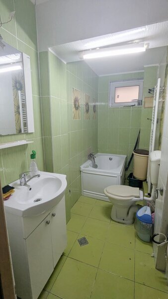 Metrou Universitate Izvor, Garsoniera 30 mp in bloc Centrala Proprie