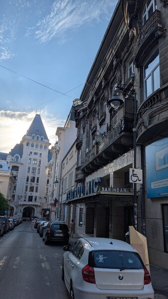 Metrou Universitate Izvor, Garsoniera 30 mp in bloc Centrala Proprie